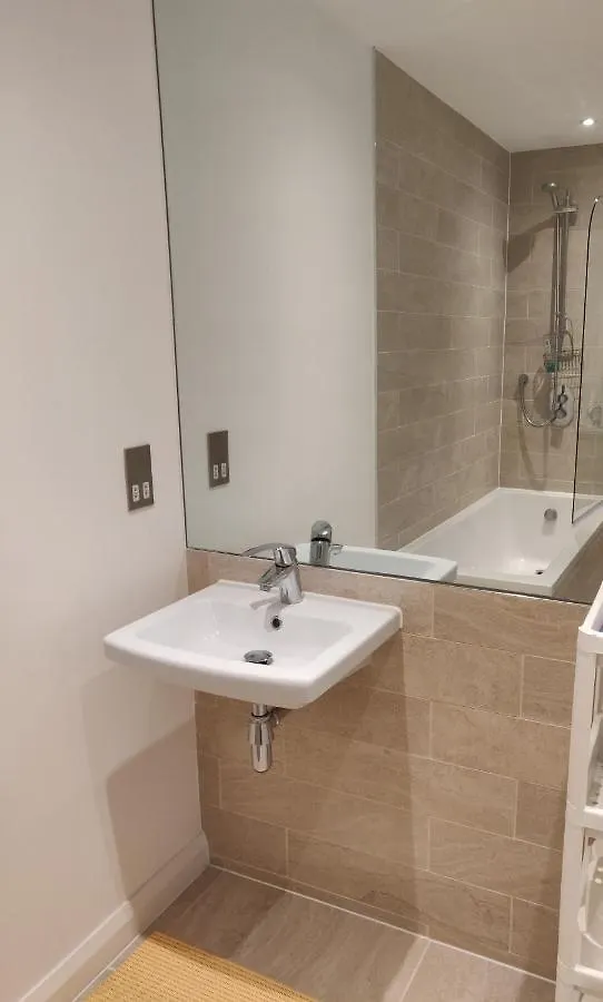 5 Star City Centre Apartment Белфаст