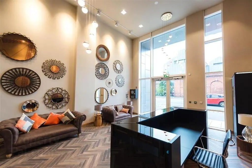 5 Star City Centre Apartment Белфаст