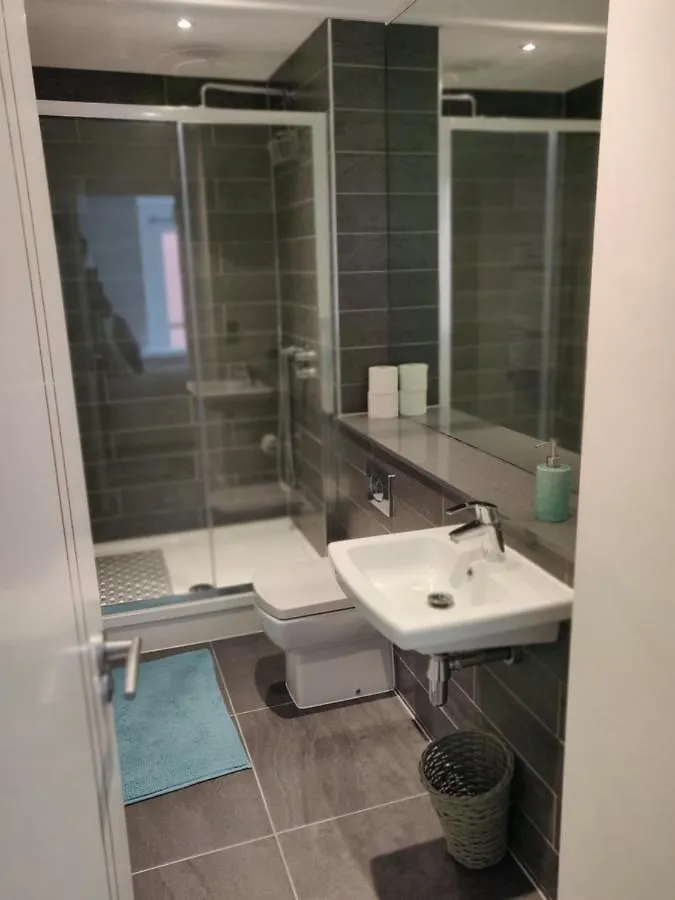 5 Star City Centre Apartment Белфаст