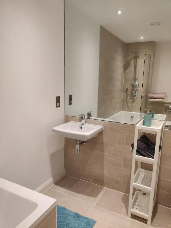 5 Star City Centre Apartment Белфаст