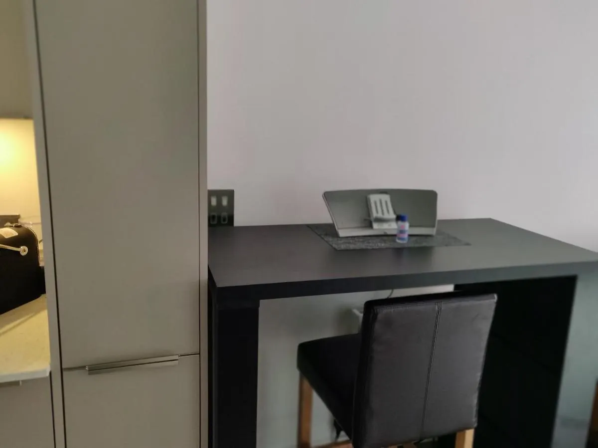 5 Star City Centre Apartment Белфаст