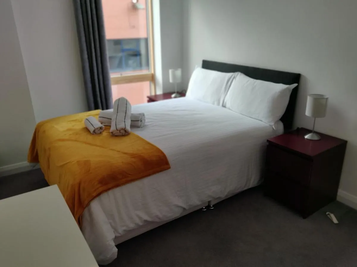 5 Star City Centre Apartment Белфаст