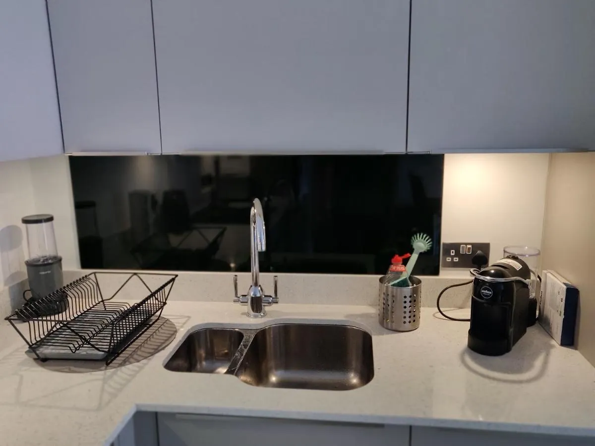5 Star City Centre Apartment Белфаст